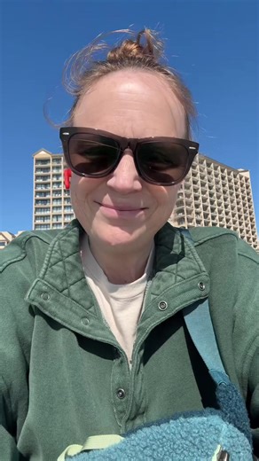 I’ve got tickets to see Jack this summer and I can’t wait! Who else is going?! #jackjohnson #throwbacksongs