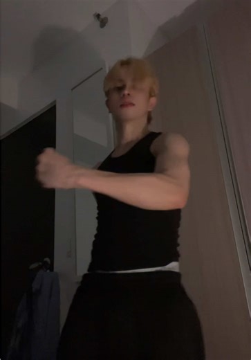 bare with me?🤔 dc: @JustMond #dance #fyp