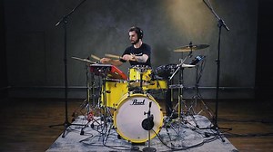 Compatível com até 4 triggers ou pads, o módulo TM-2 é tudo o que você precisa para seu kit híbrido de até 4 peças. Este combo inclui um trigger para bumbo (modelo RT-30K), compatível com bumbos acústicos de qualquer medida, um triger para acaixa ou tambor (modelo RT-30HR), ambos com cabos de conexão inclusos. Além disso, vai também o módulo de som TM-2 que lê sons externos e possui diversas ferramentas para shows ao vivo. E mais, levando o combo, você ainda ganha 10% de desconto em sua compra. 