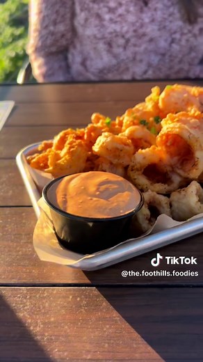 Have you been to Crawdad's on the Lake in Folsom? #foothillsfoodies #folsomeats #historicfolsom #lakenatomaview #lakeviewrestaurant