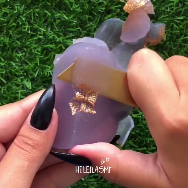 Satisfying Cute Flower-Shaped Soaps Thinly Slicing