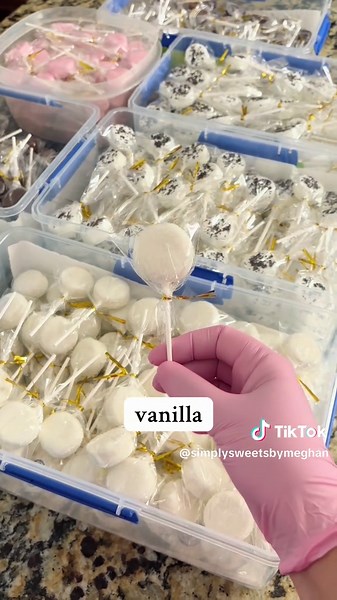 Effortless Mini Cake Pops with Daisy Makes Poppers