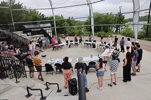 Review: The Dark Lady makes effervescent premiere at Shakespeare on the Sask.