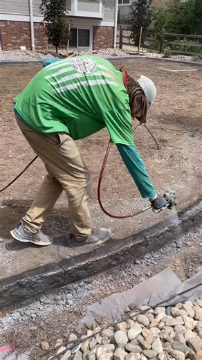 Sealing the concrete borders. #colorado #concrete #lawn #curbing #landscaping #hardwork #yarddecor #ColoradoLandscaping #FallProjects #abetteredge | A Better Edge