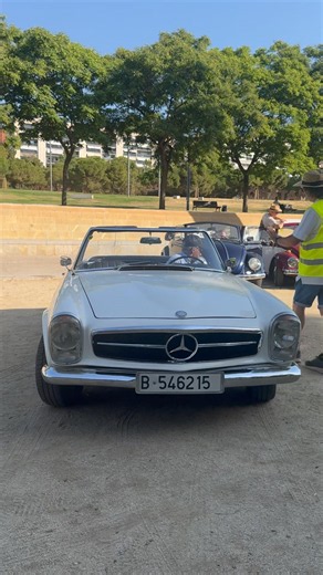 ⭐🚗 El Mercedes-Benz 280 SL Pagoda, un icono de la elegancia #autos #coche