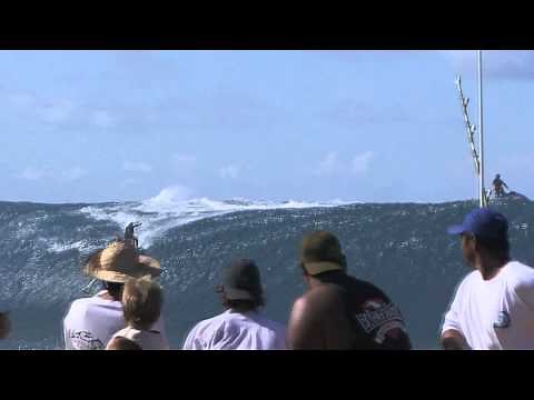 Maya Gabeira's First Teahupoo Wave & Wipeout