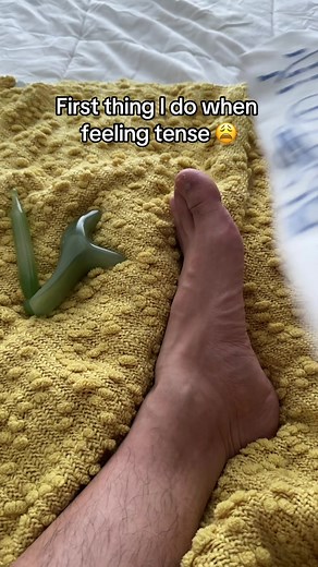 Literally obssessed 😭 #acupressurepoints #pressurepoint #footmassage #footreflexology #tensionrelief