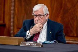 Former Senator Mike Enzi dies after being injured in bicycle accident