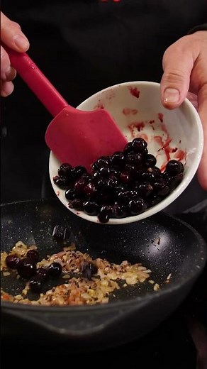 The perfect blackcurrant sauce for meat