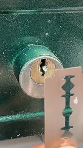 Genius trick to remove a broken key from a lock Fix the problem without calling a locksmith! #USA #BrokenKeyFix #HomeRepair | Home Tricks