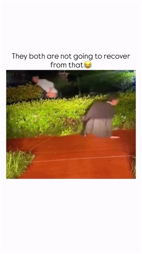 Lisa page on Instagram: "Follow for more 😂 Here's the name below⬇️🍿 . Scary Movie 4 After Cindy Campbell is widowed, she moves into a haunted house next door to her friend Tom Ryan. As she tries to figure out who or what killed the house's previous resident, Cindy and Tom discover that an alien invasion is happening across the world. The aliens, led by a tripod, reveal they are invading the earth to kill the person who shot the horse in the film "The Village." Cindy's friend Brenda Meeks, who