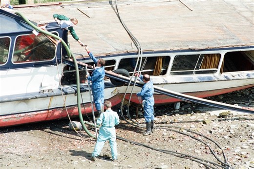 Nie tylko „Heweliusz”. Ta katastrofa z Tamizy czeka na Holoubka