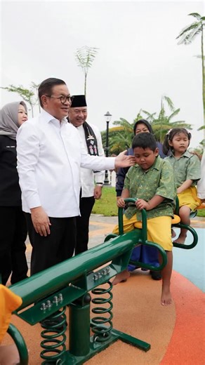 Pramono Anung on Instagram: "Taman Kelinci Roci (Rorotan - Cilincing) menjadi opsi Ruang Terbuka Hijau (RTH) di Jakarta Utara. Kami merubah wilayah kumuh menjadi ruang warga, juga area resapan dan penampungan air untuk mengurangi genangan di sekitar pemukiman. Semoga taman ini dijaga dan dirawat bersama."