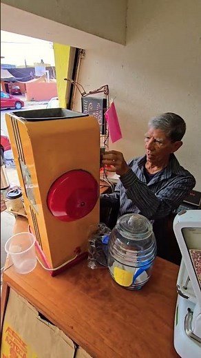 Don Javier Acuña, Café Azteca: más de 80 años de legado y patrimonio gastronómico en El Mante.