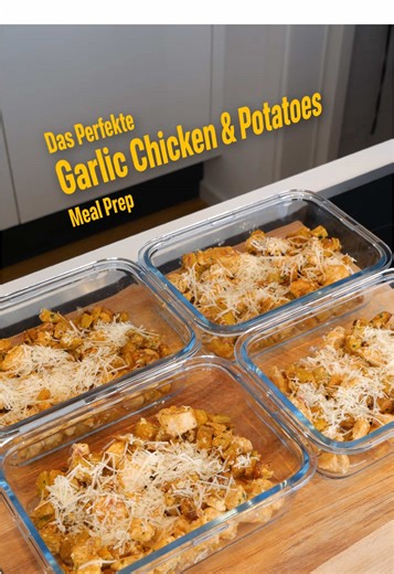 🥔 Das perfekte Garlic Chicken & Potatoes Meal Prep 🍗🧄 Gesund, proteinreich & super easy für 4 Portionen 💪 🍗 Für das Hähnchen: \t•\t650 g Hähnchen-Innenfilets \t•\t1 TL Knoblauchpulver \t•\t1 TL Paprika \t•\tPfeffer & Salz \t•\t1 EL Öl 🥔 Für die Kartoffeln: \t•\t1000 g Kartoffeln \t•\tSalz & Pfeffer \t•\tPaprika \t•\t1 EL Öl 🧀 Für das Sauce: \t•\t1 EL Butter \t•\t1 rote Zwiebel \t•\t4 Knoblauchzehen \t•\t150 ml Hühnerbrühe \t•\t100 g Light Frischkäse \t•\t20 g Parmesan \t•\tfrische Petersi