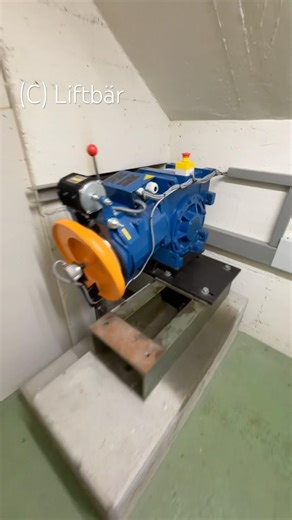 Elevator rescue practice on EMCH elevator #aufzug #elevatortechnology #lift #elevator #feuerwehr