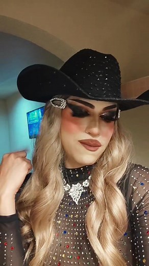 Drag Queen Performance: El Arte de la Interpretación