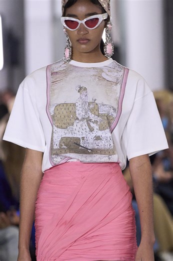 Il savoir faire della sfilata Dior Primavera Estate 2023