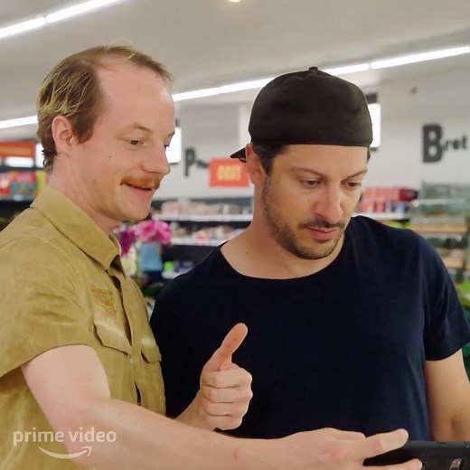 Oskar Belton on Instagram: "Die Discounter am 17. Dezember bei Amazon Prime @primevideode @pyjama.pictures @kleine_brueder Series created by @emil.belton @bruno__alexander and @oskar_belton"
