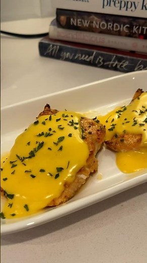 Easy Salmon with Hollandaise Sauce 🐟✨