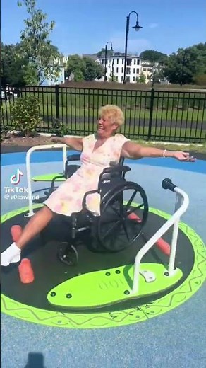 Merry go round fail 😭 #merrygoround #wheels #fail #funny #shorts