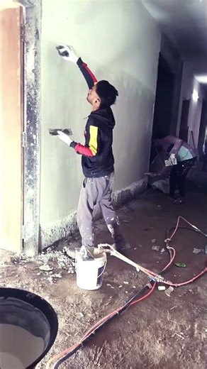 🏡wall putty spraying machine 🙏🙏🇮🇳🙏#spraytraining #sprayfinish #construction #spreadinggyag