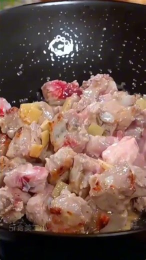 Home cooking, how to cook dry fried ribs, with spicy, savory seasoning & perfect for drinking