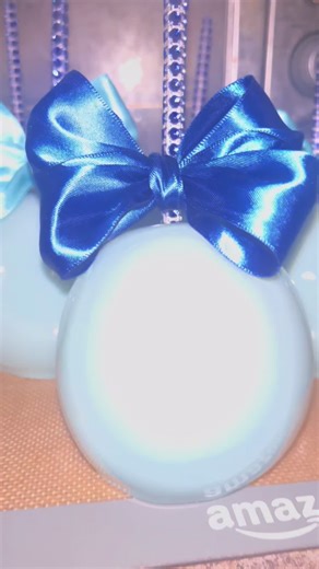 Delicious blueberry and blue raspberry candy apples #treats #candyapples #birthday #apples @Kela Chapman