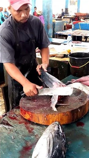 Amazing Practical Yellowfin Tuna Fillet Skill⚡#shorts #knifeskills #fishcutting #seafood