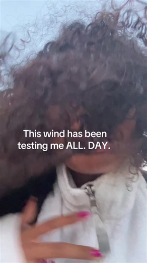 If one more strand of hair gets stuck in my lip gloss im going to SCREAM