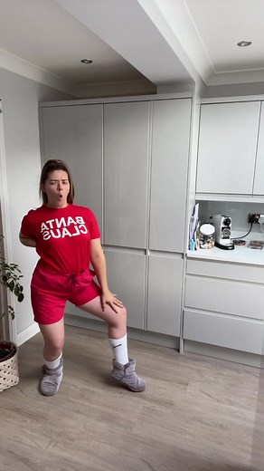 The Grinch: That's It, I'm Not Going - Christmas Movie Outfit Dilemma