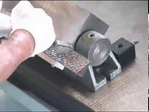 有限会社MEC きさげ加工 001 粗あたり（赤あたり）