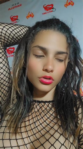 Vídeos de mia kamila (@mia_kamila25) con «sonido original - 👹elvis 😘»