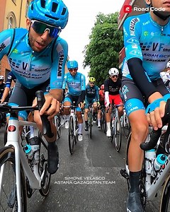 Go inside the peloton at the Giro 🤯 Watch on-bike highlights from Stage 4 at the Giro d'Italia - only on Road Code 👇 🎥 Watch now: https://goto.velon.cc/fbroadcode | Road Code