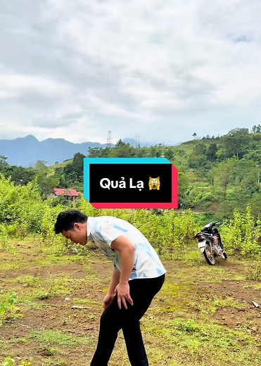 Cứu Thiếu Nữ Khỏa Thân Trong Chuồng Gỗ