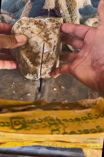 New jade stone jackpot - money money money #jadeite #jade #jadestone #jadecutting #jadestonefound #jadeite #jade #emerald #gemstone #jadestonecutting #crystals #jadestones #jadestonecuttingjackpot #jadestonejackpot #foryou #viralvideo #viralpost | JadeKing