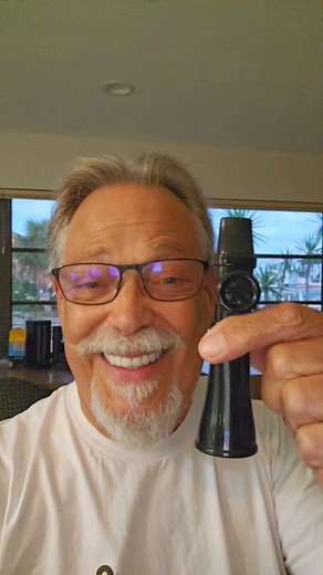 Professional kazoo, perfect for sharing joyful moments with the whole family, and a great Christmas gift! 🎶 This reedless kazoo is washable and can play any song you can hum! Get yours now and start improvising! | Kathiehammond