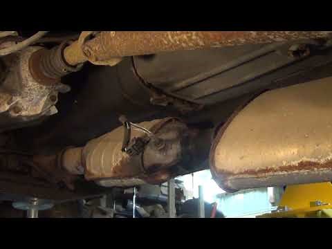 how to remove an O2 sensor from a rusted catalytic converter / exhaust pipe