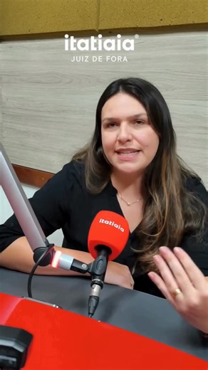 Rádio Itatiaia Juiz de Fora on Instagram: "ITATIAIAPONTOCOM | Thamyres Wandepol, responsável pela área pedagógica da Pense Mais (@pensemaisjf), falou sobre envelhecimento e prevenção na saúde mental. No bate-papo, ela destacou a importância do estímulo cognitivo contínuo para manter a memória ativa, a autonomia no dia a dia e o equilíbrio emocional ao longo da maturidade. 🎙️ Bate-papo diário com convidados muito especiais! 📻 Segunda a sábado, das 14h às 17h, em 105,3 FM 📲 Live no Instagram de