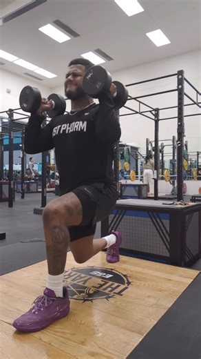 Poppy Livers on Instagram: "In that mode 😤 #athlete #athletetraining #gym #trainingworkouts #explosivetraining"