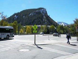 Avon seeks help with new logo