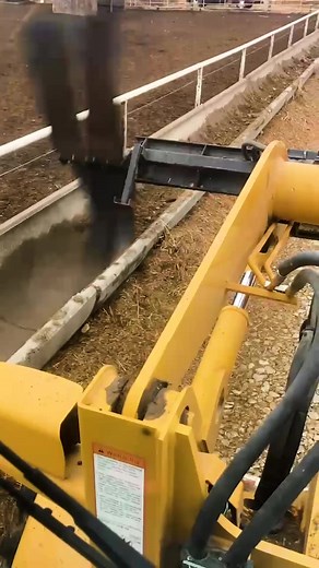 🚜 Midweek cleanup ➡️ EZ Sweep Feed Bunk Cleaner | Titan Attachments