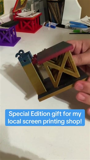 This special edition Mini Screen Printer is being gifted to my local print shop! I can’t wait to see what my former students make! (They will also get an emulsion coater, not seen in the video). #screenprinter #screenprinting #makeart #miniscreenprinter #teachers