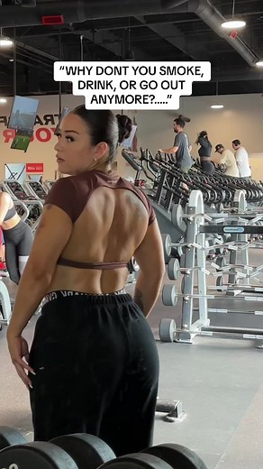 Stopped chasing after things that didn’t fill my cup and started chasing after Jesus✝️ Top @Peachy Bunz code “LILY10” sweats @YOUNGLA code LILY
