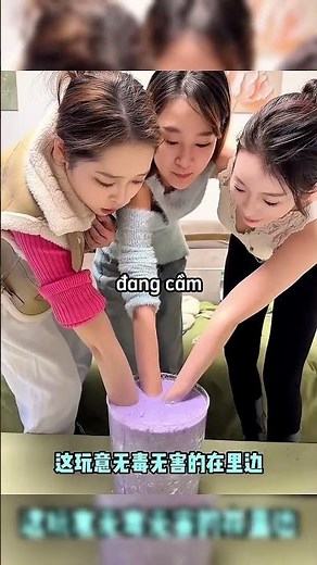 Three girls put their hands in the solution and the ending was full of surprises 🤯🤯🤯😱😱 #shortsvideo