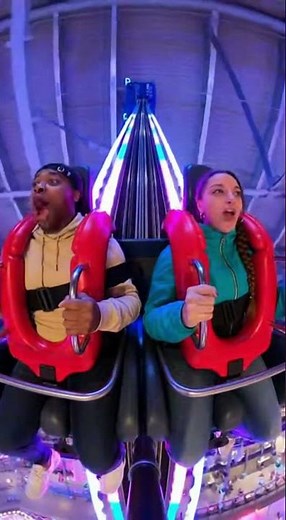 🎢⬇️ Drop Tower Free Fall – Neon Warehouse POV With Friends! ⚡