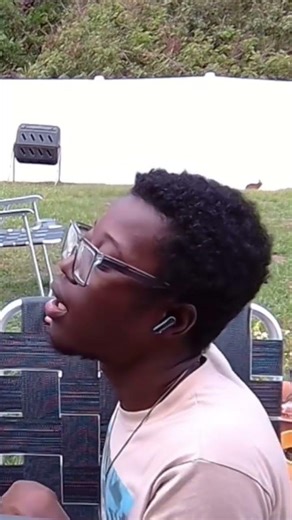 The Difference between cat calling and bird calling #twitch #streamer #irlstreaming #funnymoments