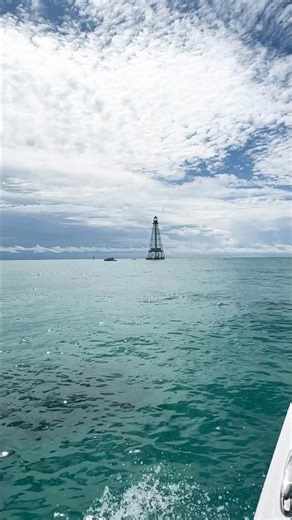 Airing out the Aquasport 28AS on the way to Alligator Reef Lighthouse