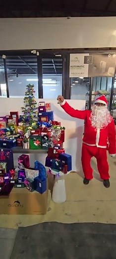 Funny santa bloopers for the season #merrychristmas #secretsantagift