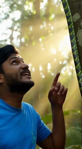 Flying Snake Climbing a Tree – Incredible Nature Moment #cobra #reels #shortvideos #snakelovers